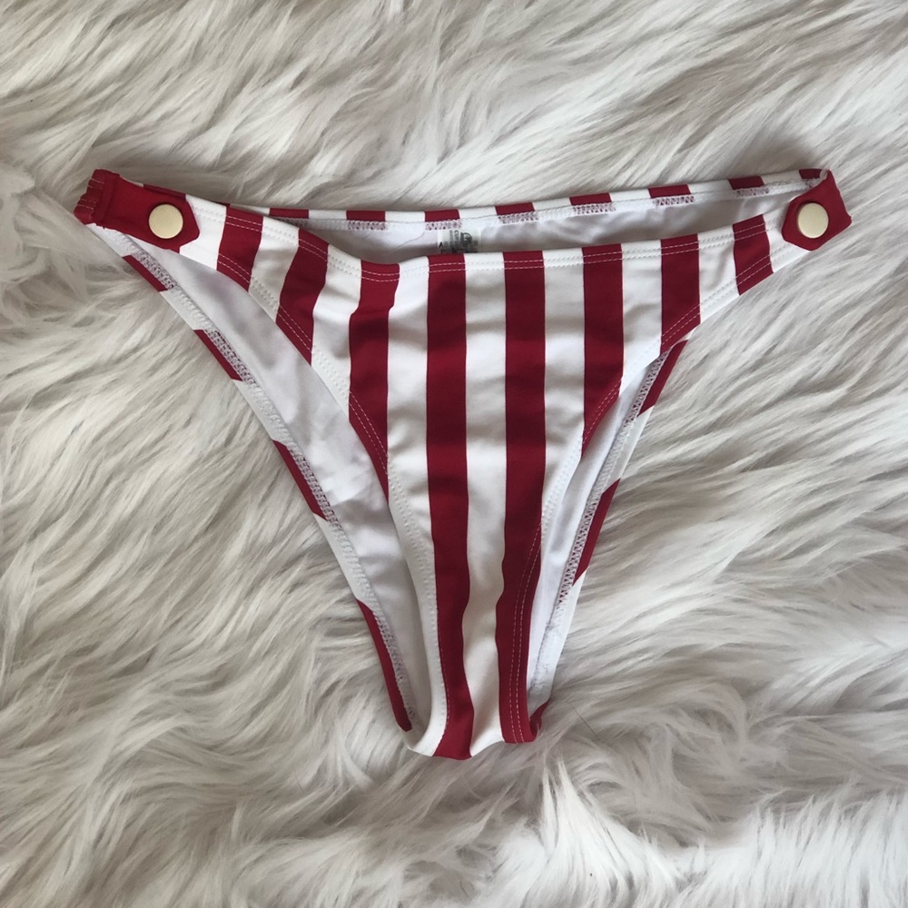 Cupshe striped bikini bottoms, size medium. NWOT.